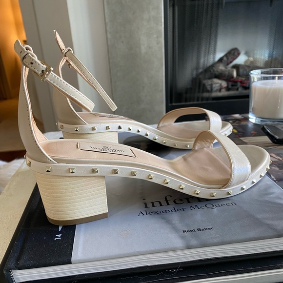 Valentino Sandals EUC - Picture 2 of 4